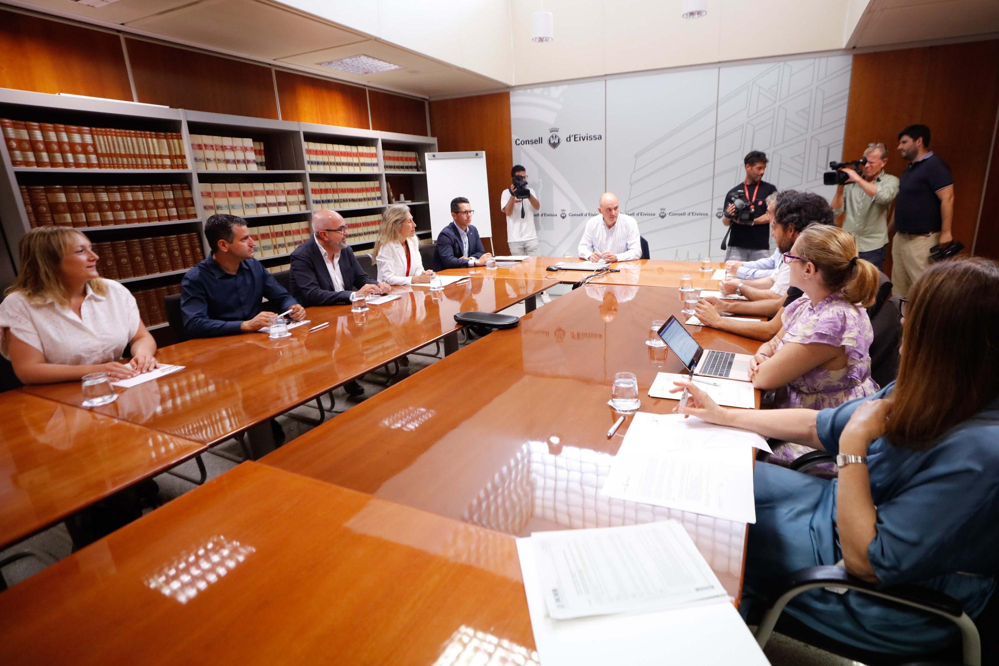 Todas las imágenes de la primera reunión del Consell de alcaldes de este mandato