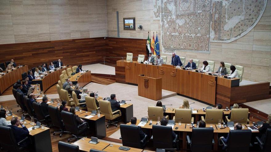 La Asamblea de Extremadura convalidará este jueves el decreto que suaviza el bloqueo del gobierno en funciones