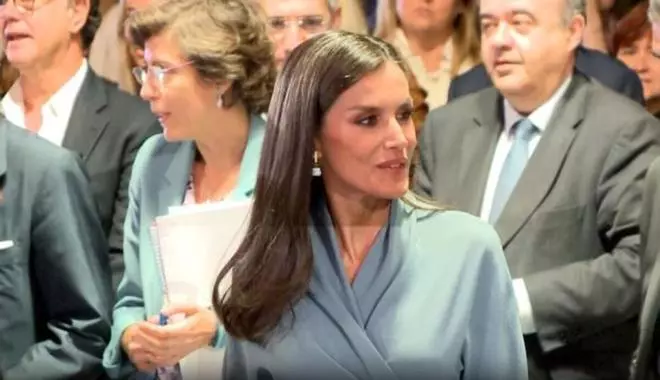 La Reina Letizia, gris como el día