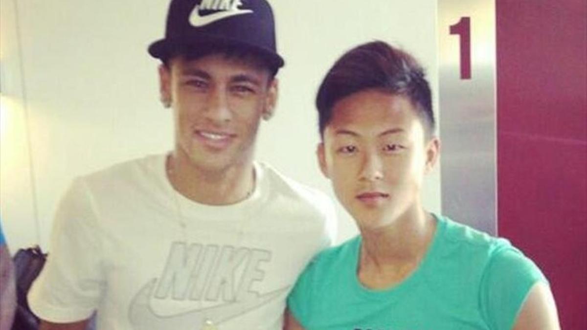 Lee, junto a Neymar
