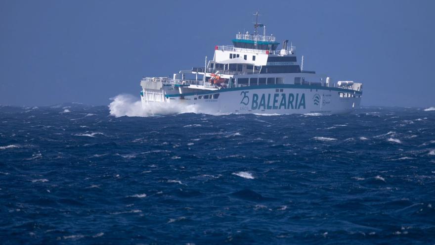 El mal tiempo cierra el puerto de Formentera