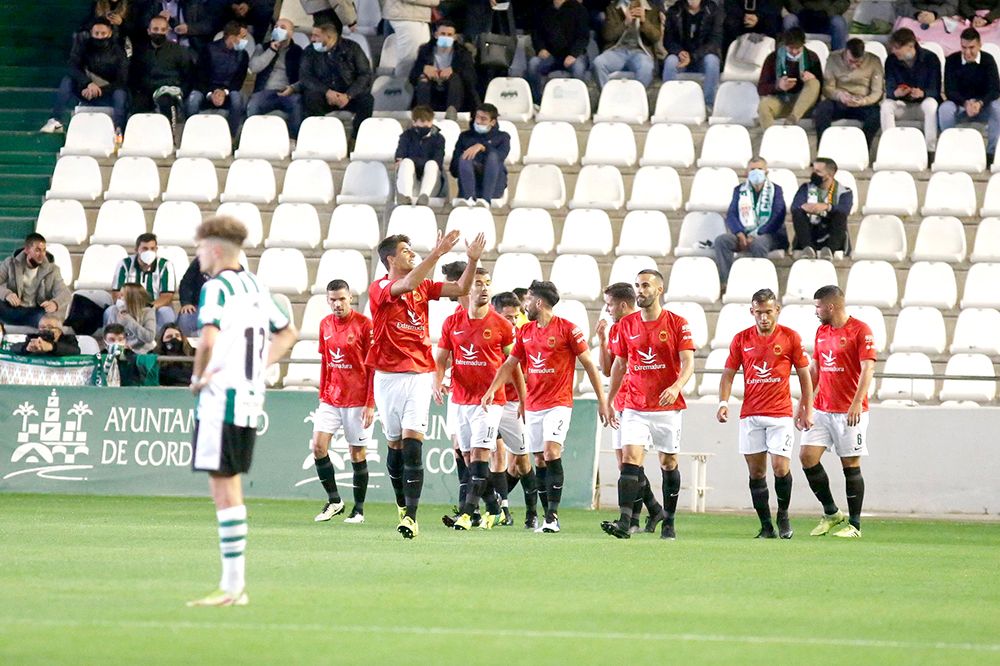 Las imágenes del Córdoba CF - Montijo