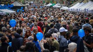 Sant Jordi ja duplica a BCN el nombre d’estands d’abans de la pandèmia