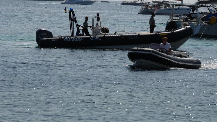 Redada contra los fondeos ilegales en la bahía de Talamanca