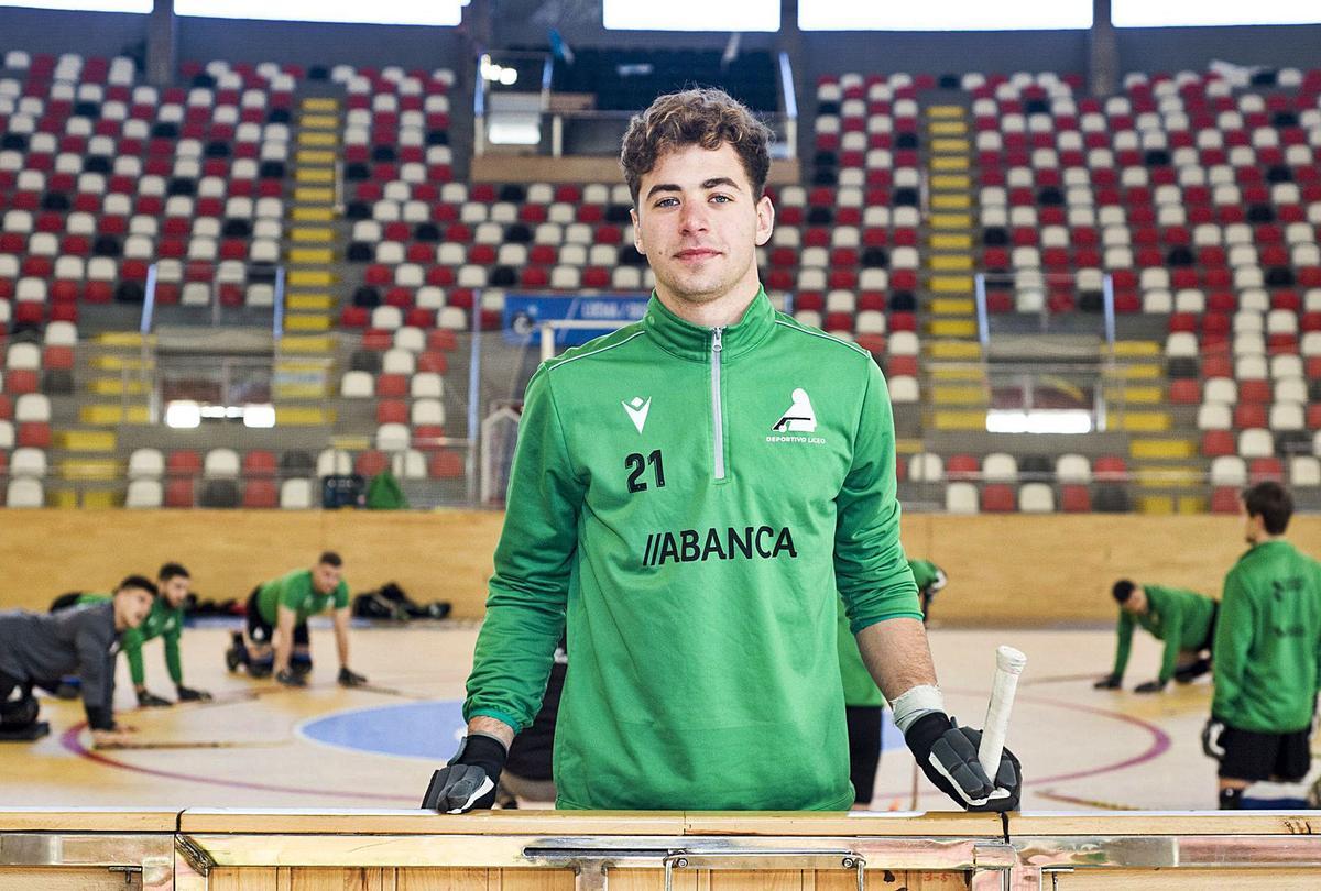 Fabrizio Ciocale, ayer, en el entrenamiento del Liceo en el Palacio de los Deportes de Riazor. |  // CASTELEIRO/ROLLERAGENCIA