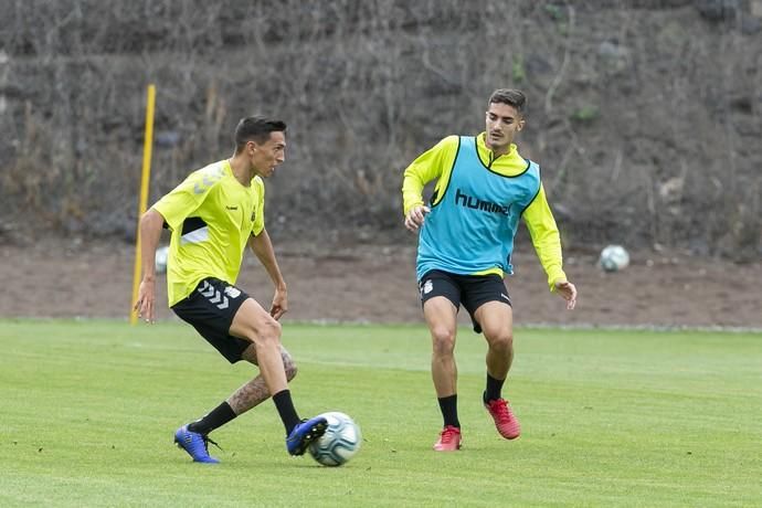 12.11.19. Las Palmas de Gran Canaria.Fútbol segunda división temporada 2019/20. Entrenamiento de la UD Las Palmas en la Ciudad Deportiva Barranco Seco. Foto: Quique Curbelo  | 12/11/2019 | Fotógrafo: Quique Curbelo