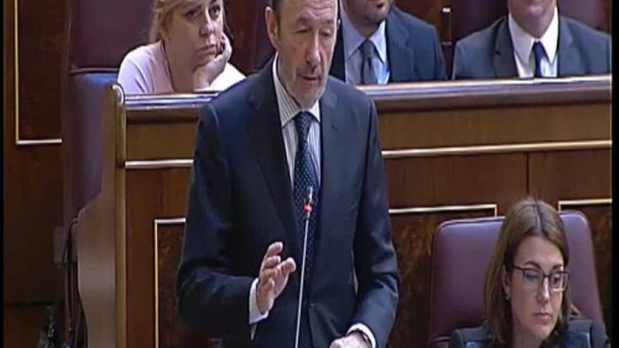 Rajoy espeta a Rubalcaba que no tiene “autoridad moral”