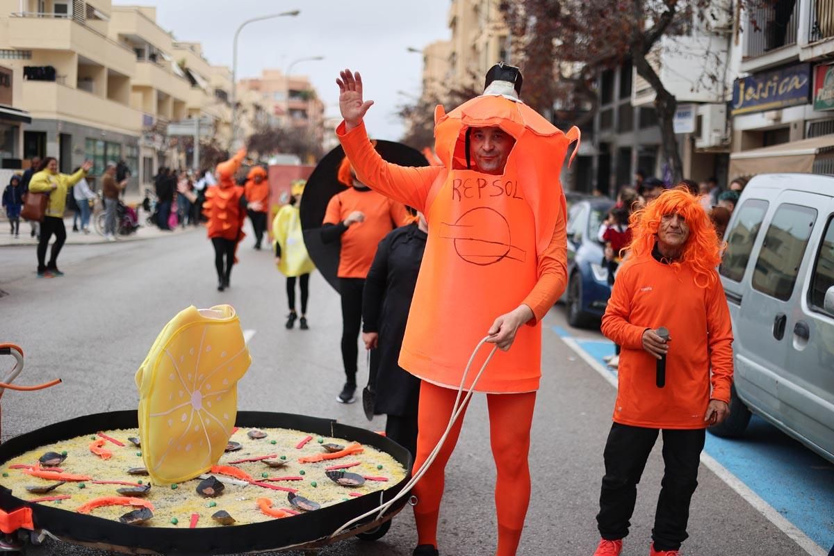 Búscate en las imágenes de la rúa de Carnaval de Ibiza