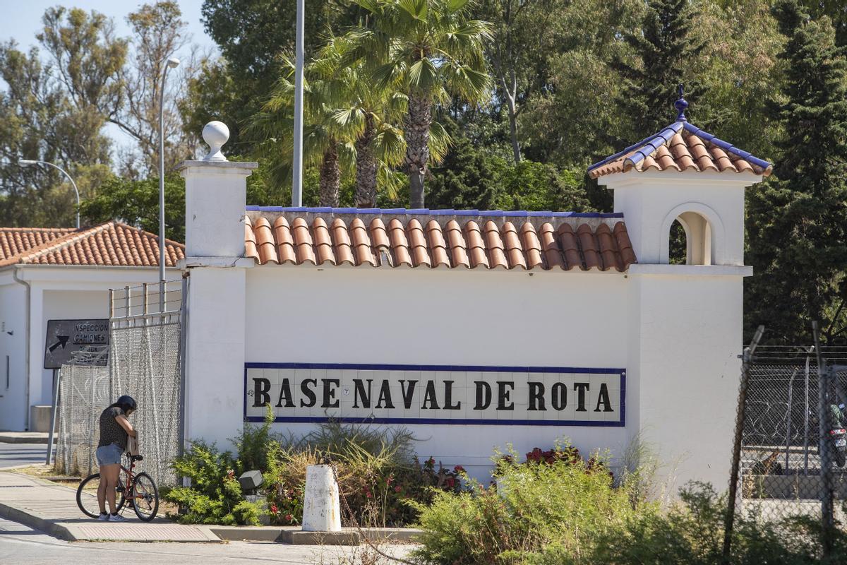 Entrada a la Base Naval de Rota (Cádiz)