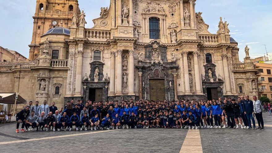Los equipos de base del UCAM Murcia CF peregrinan a la Catedral