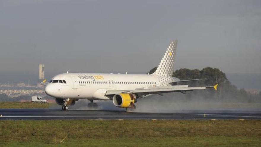 Vueling, única aerolínea aspirante al concurso de conexiones para Alvedro