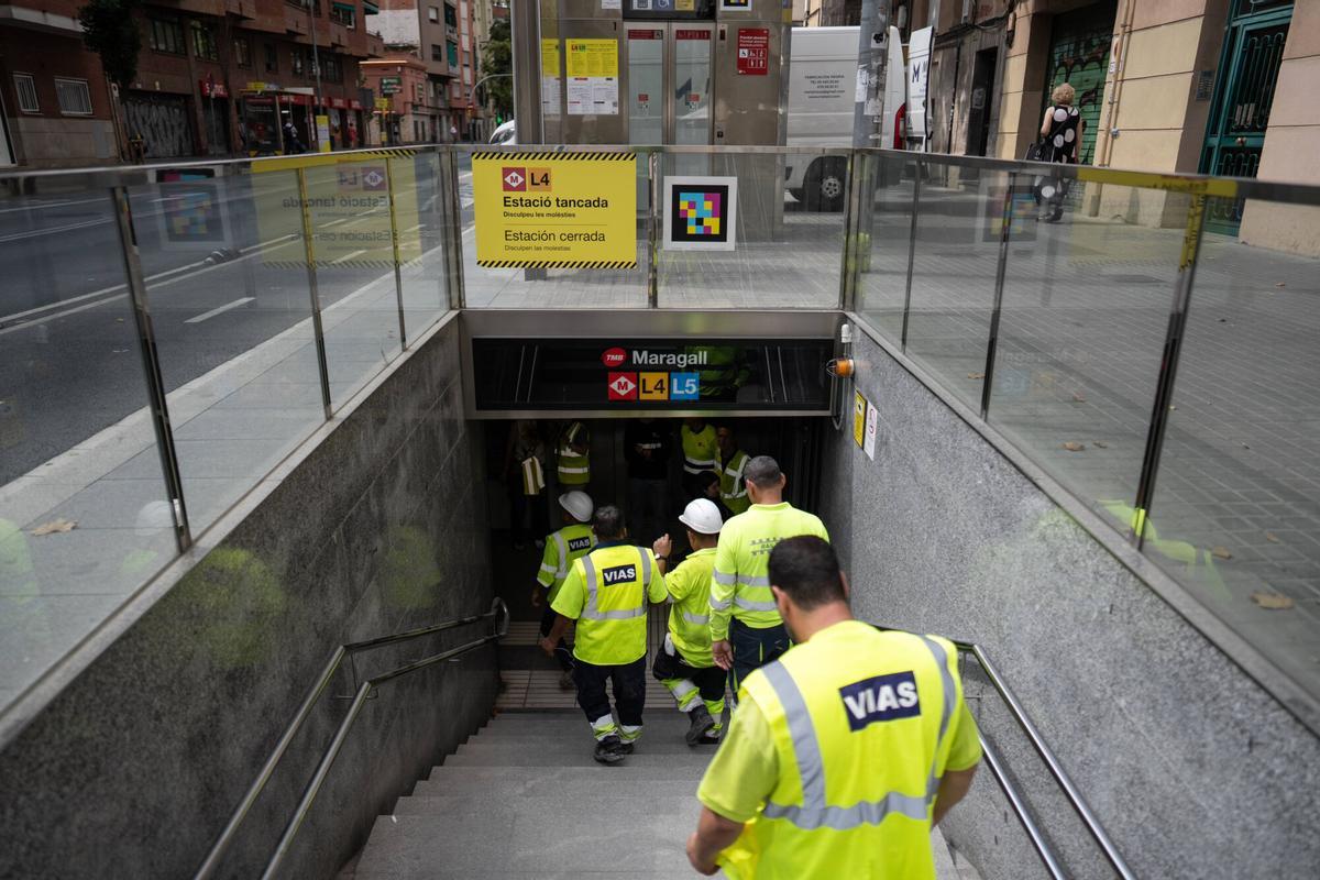 Visita a las obras de renovación de  vía en la línea L4 del metro de Barcelona, en la estación de Maragall