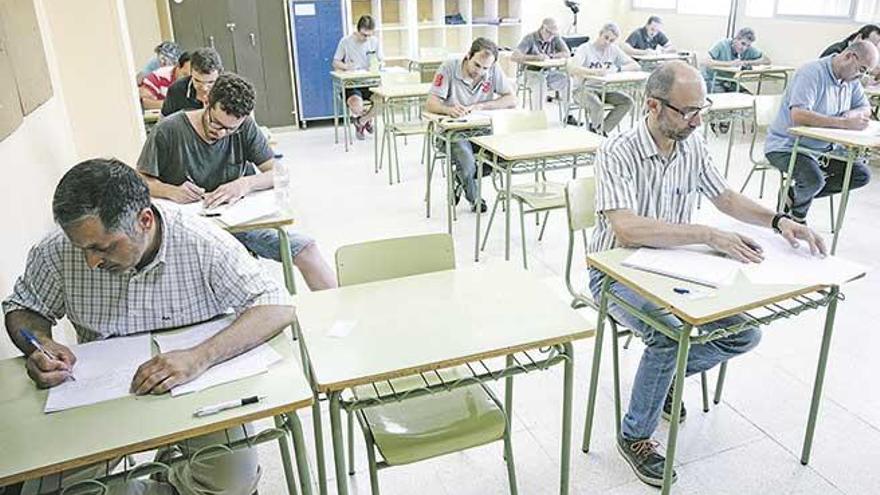 Opositores durante un examen en 2017.