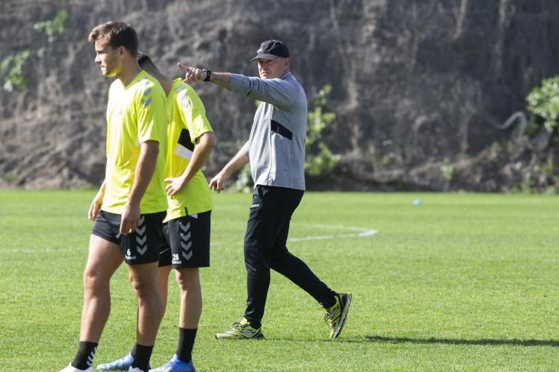 11.02.20. Las Palmas de Gran Canaria. Fútbol segunda división temporada 2019/20. Entrenamiento de la UD Las Palmas en Barranco Seco. Foto: Quique Curbelo  | 11/02/2020 | Fotógrafo: Quique Curbelo