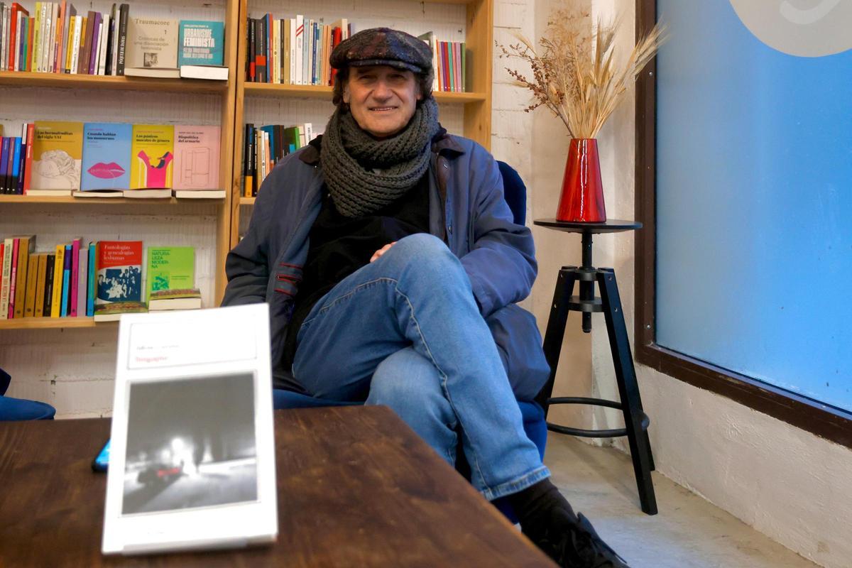 Alfons Cervera presenta en la librería Arribada Llibres de València su última novela 'Singapur'