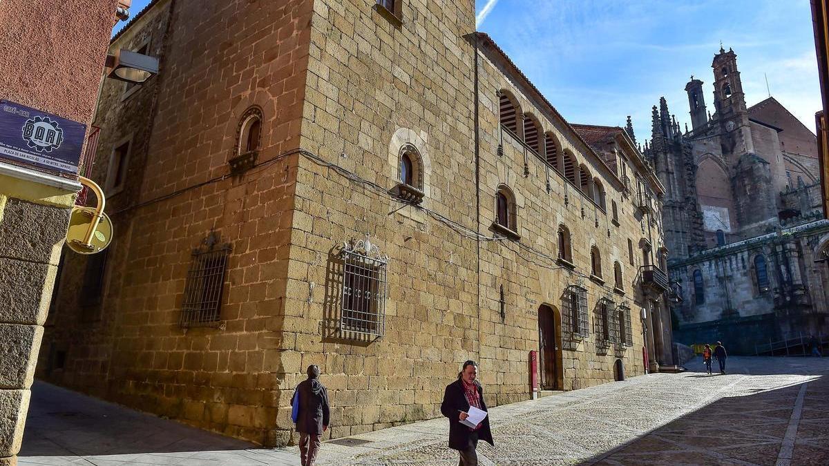 Gran museo en Plasencia: el ayuntamiento pide ayuda a Gobierno y Diputación para adquirir el edificio donde se ubicaría.