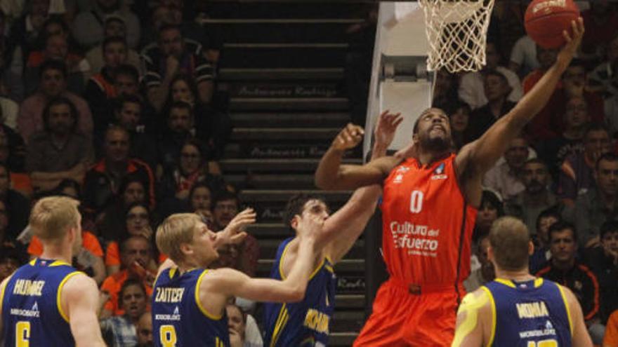 Will Thomas, el año pasado ante el Khimki.