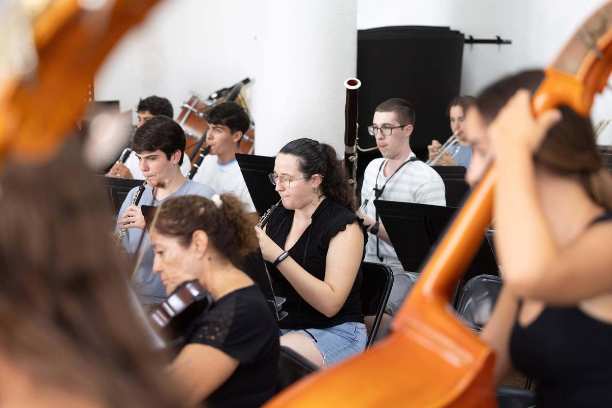 La Jove Orquestra Simfònica Pitiüsa prepara su próximo concierto en Can Ventosa
