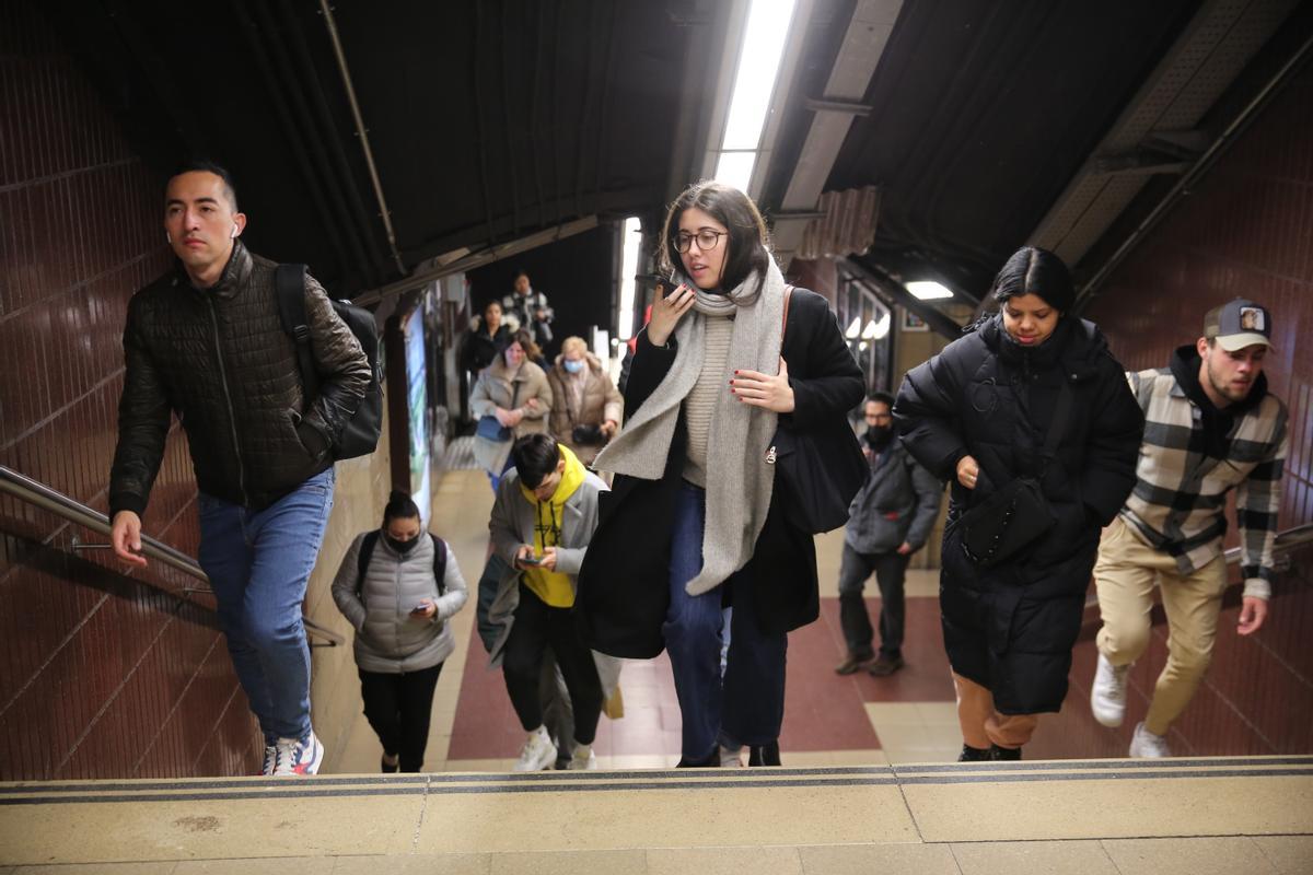 Último día de la mascarilla obligatoria en el transporte público