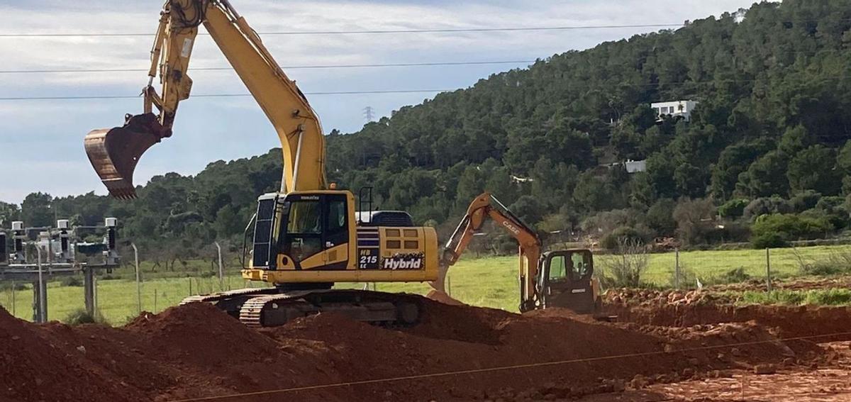 La amplia flota de esta empresa permite hacer todo tipo de trabajos en construcción.