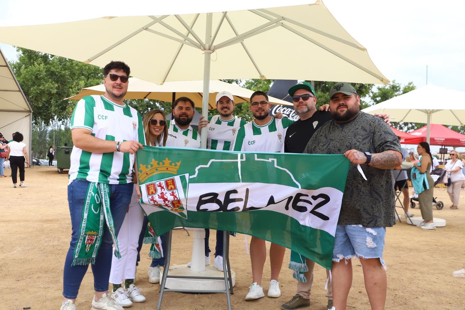 Córdoba CF-Ponferradina | El espectáculo de los aficionados en la Fan Zone de El Arcángel