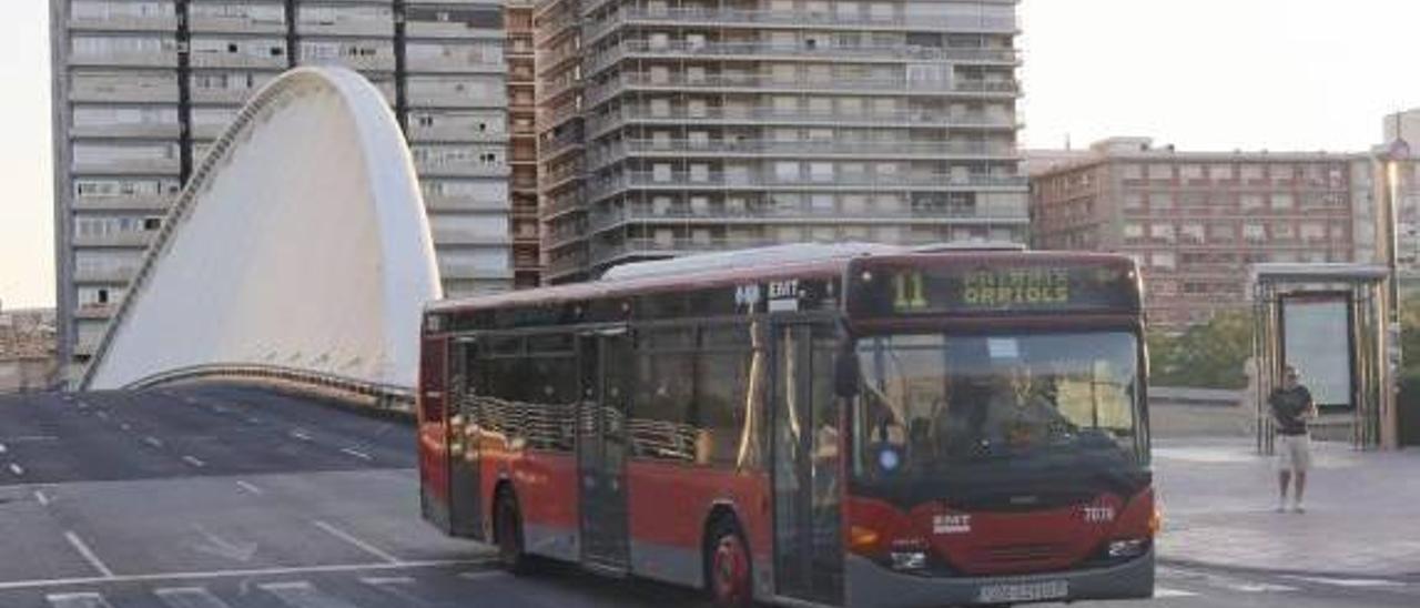 Una autobús de la línea 11, en cuyo recrrido apareció la bolsa.