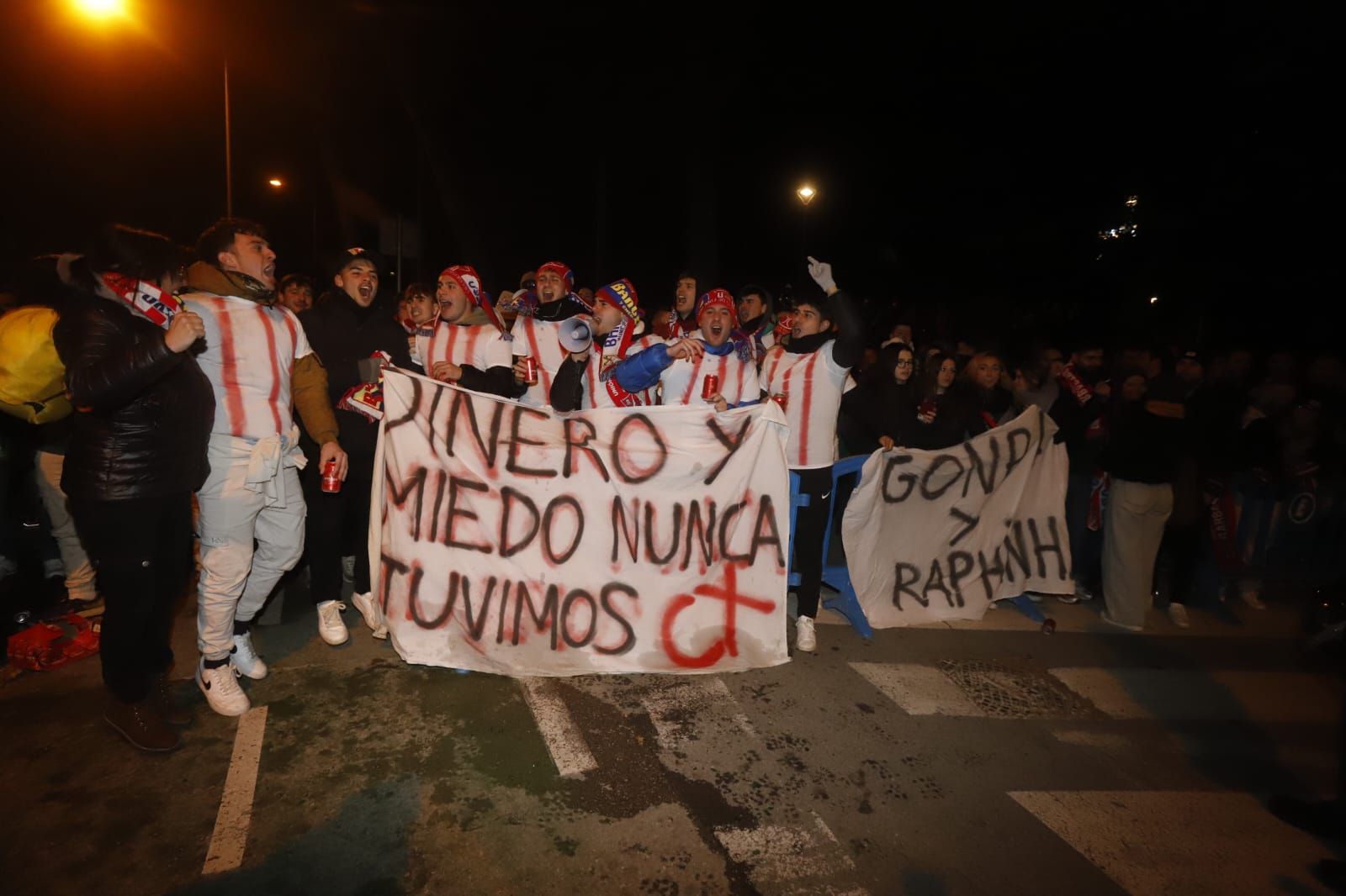 En imágenes | Ambientazo en Barbastro a escasas horas del partido frente al FC Barcelona