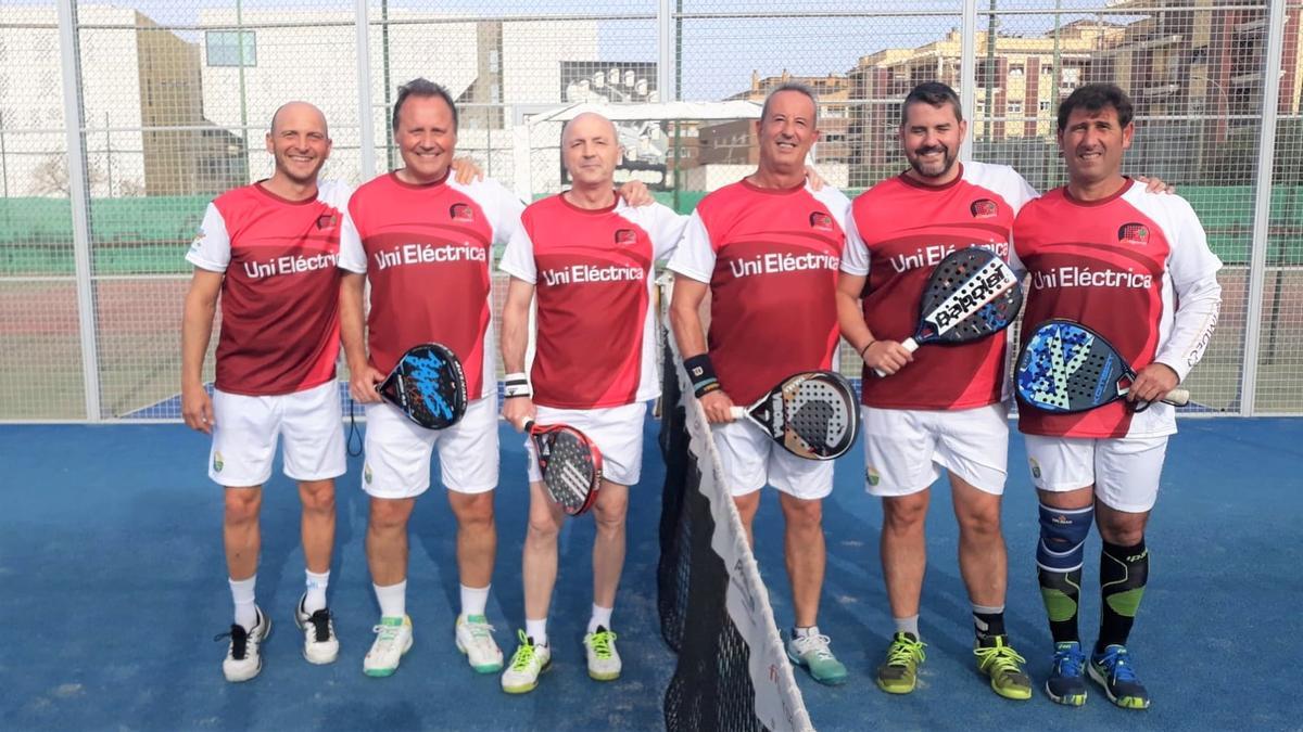 Participantes en la pasada edición de la Liga de Pádel Unieléctrica.