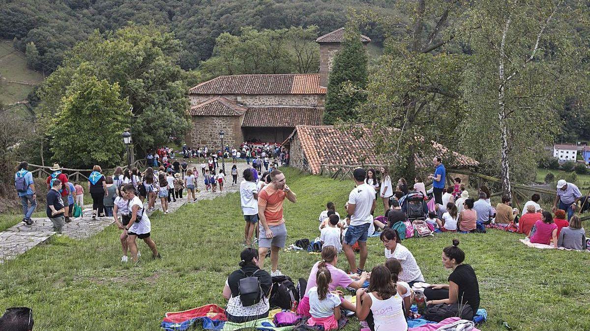 Romeros en el prau de Insierto, en el entorno del santuario de los Mártires, en la anterior edición.