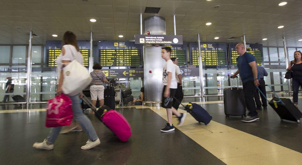 Pasajeros en el Aeropuerto de Gran Canaria