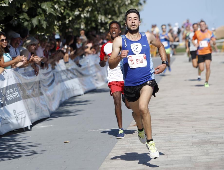 10 kilómetros de recorrido en una jornada en la que las Rías Baixas ha superado los 30 grados. Ryan Waddington se ha proclamado vencedor de la prueba al finalizar el recorrido en 31,54