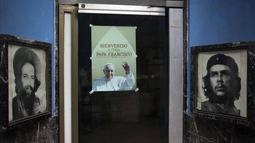 El Papa visita Cuba y EEUU, con el embargo y la inmigración de fondo