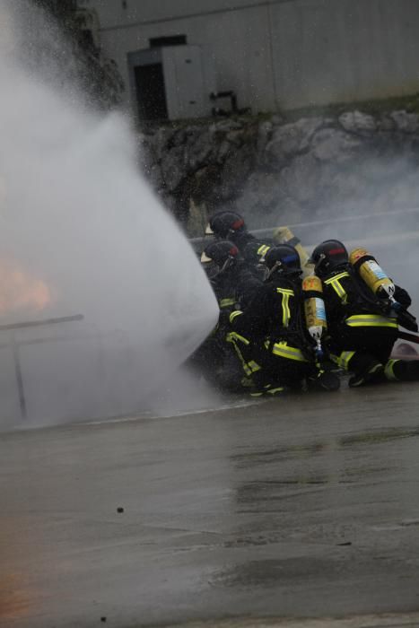 Simulacro en el centro de salvamento Jovellanos