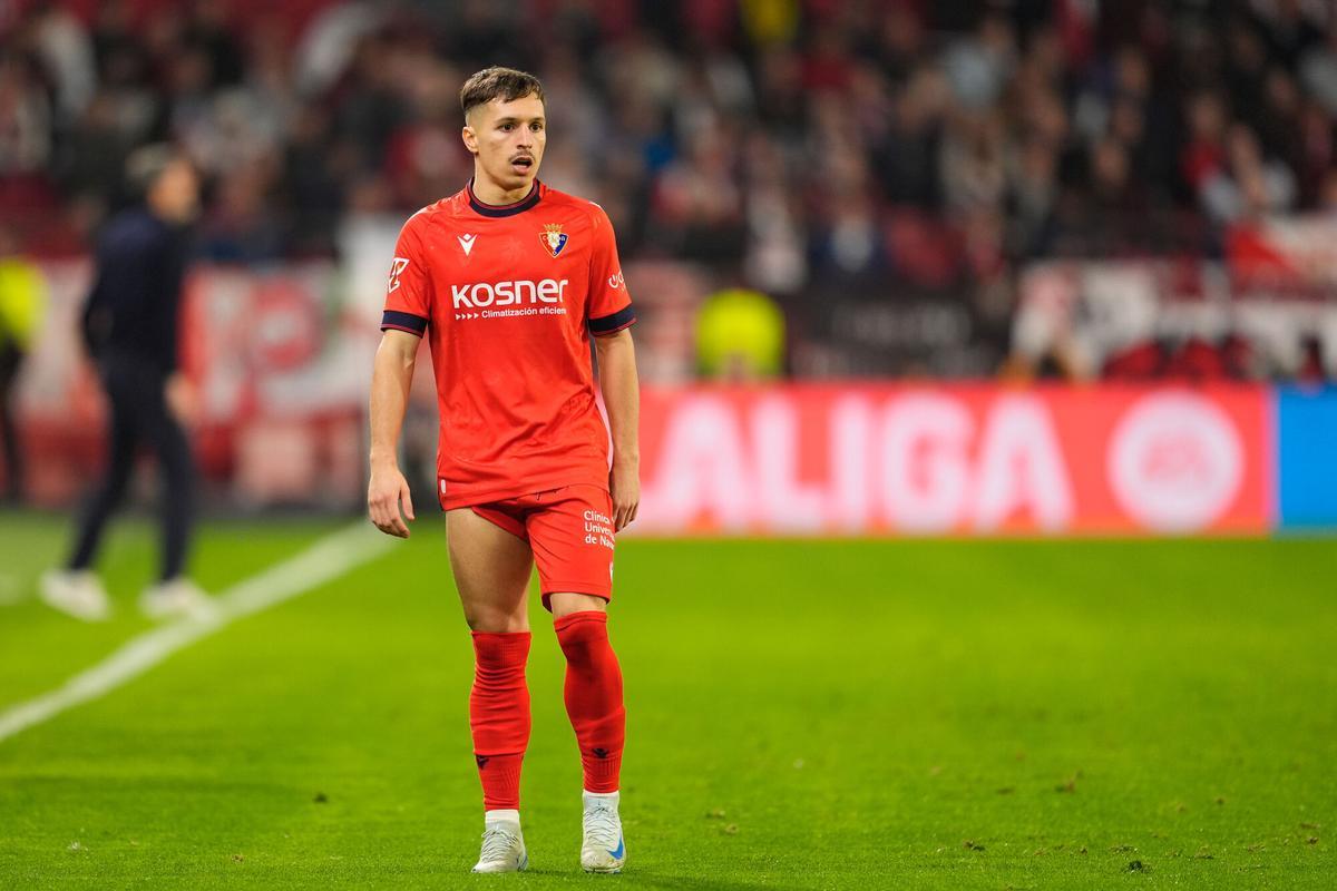 Bryan Zaragoza of CA Osasuna looks on during the Spanish League, LaLiga EA Sports, football match played between Sevilla FC and CA Osasuna at Ramon Sanchez Pizjuan stadium on December 02, 2024 in Sevilla, Spain. AFP7 02/12/2024 ONLY FOR USE IN SPAIN. Joaquin Corchero / AFP7 / Europa Press;2024;SOCCER;SPAIN;SPORT;ZSOCCER;ZSPORT;Sevilla FC v CA Osasuna - LaLiga EA Sports;
