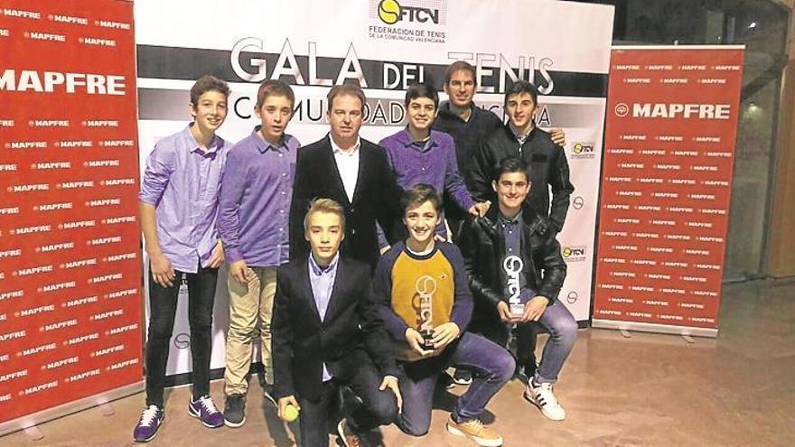 La Gala de la Comunitat reconoce al equipo infantil del CT Castellón