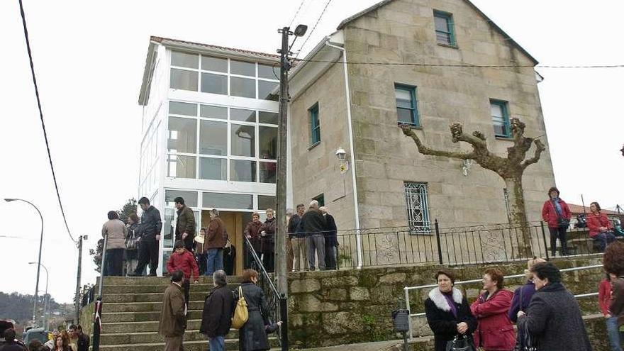 Fachada del edificio de la Sociedade Labrego Cultural de Reboreda, que cumple 80 años.  // C. Pereira