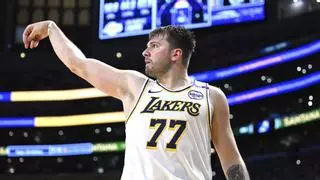 Doncic destroza sin LeBron y resucita a los Lakers