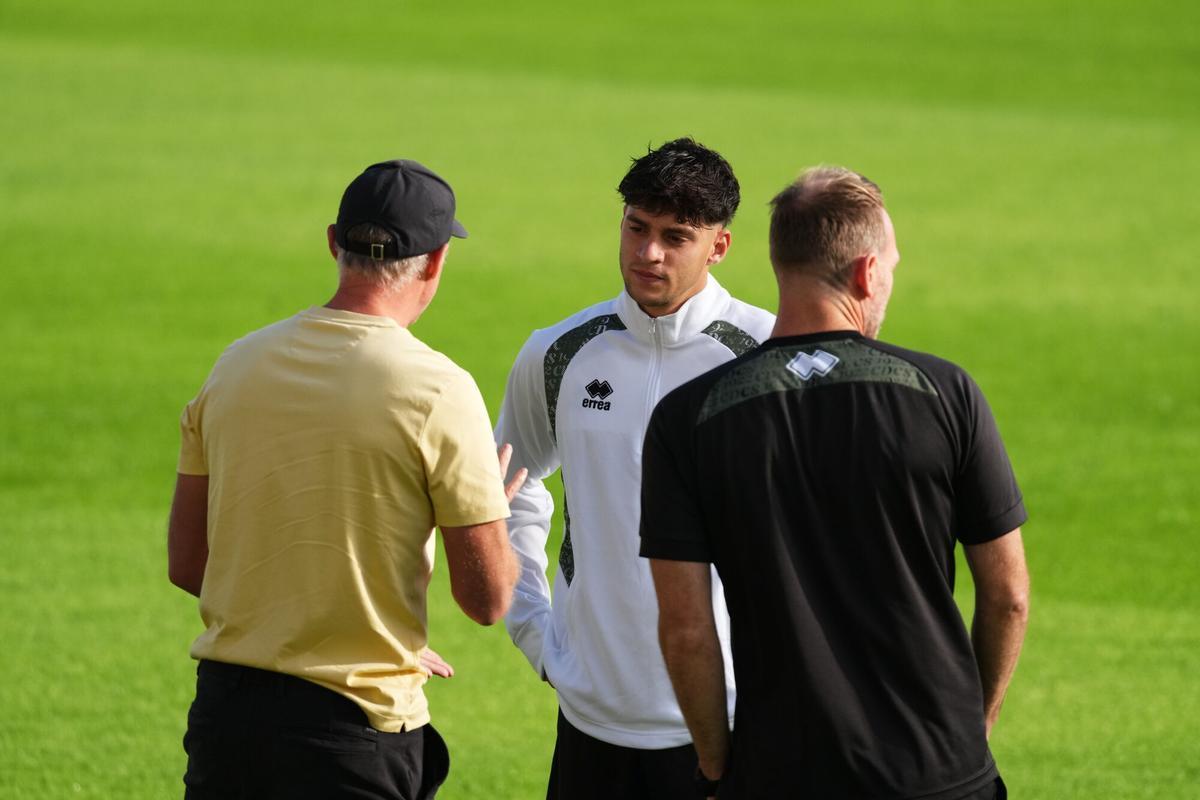 Galería | El CD Castellón entrena en el SkyFi Castalia antes de recibir al Sporting