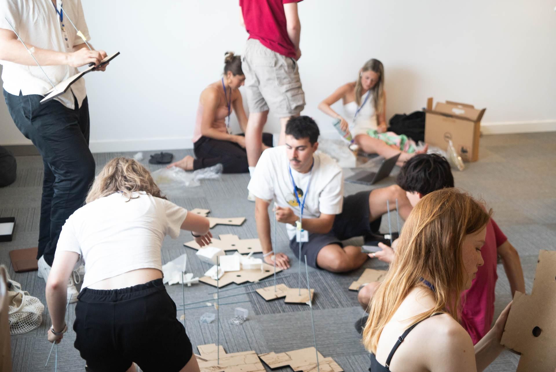 Las imágenes de la University Art Biennial - Art Week 2025