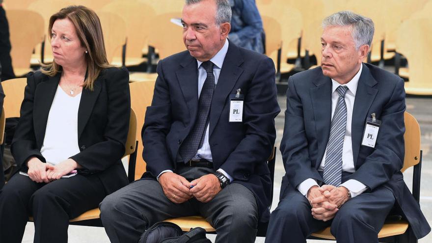 Modesto Crespo, Roberto López Abad y María Dolores Amorós, en el juicio.