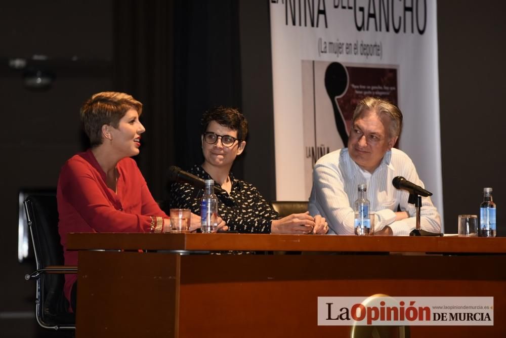 Presentación del documental 'La niña del gancho'