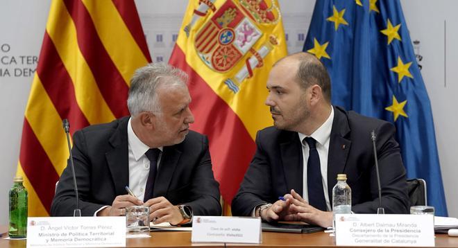 El Gobierno y la Generalitat ratifican las infraestructuras prometidas a ERC y la financiación para que haya más Mossos