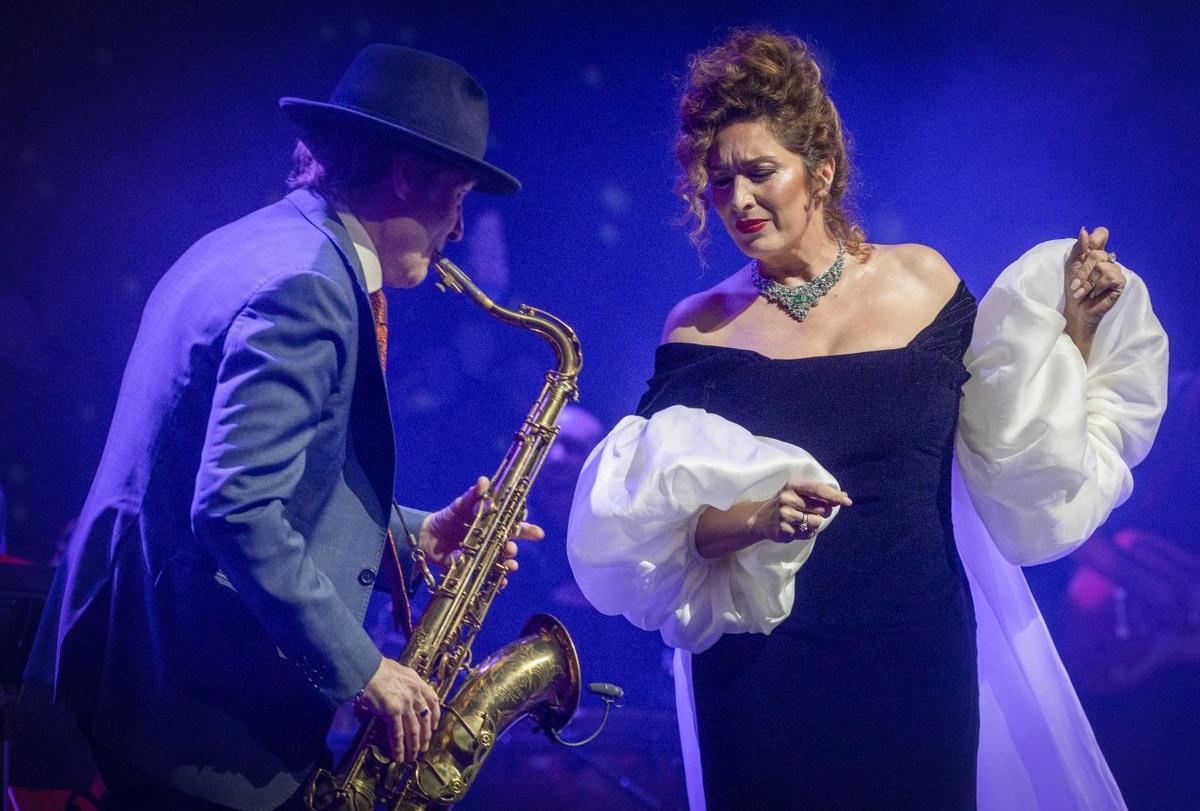 Estrella Morente brilla amb cançons universals tenyides de jazz