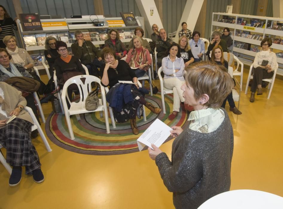 Lecturas de poemas e textos de Rosalía no centro Ágora