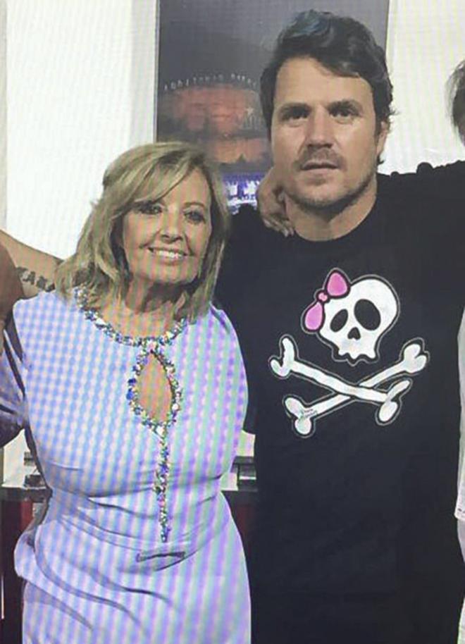 María Teresa se hace una foto con Dani Martín