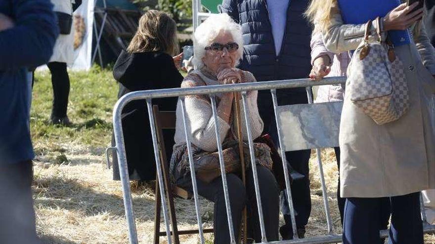 Poreñu, el Pueblo Ejemplar en el que Menchu Álvarez del Valle sorprendió a su nieta