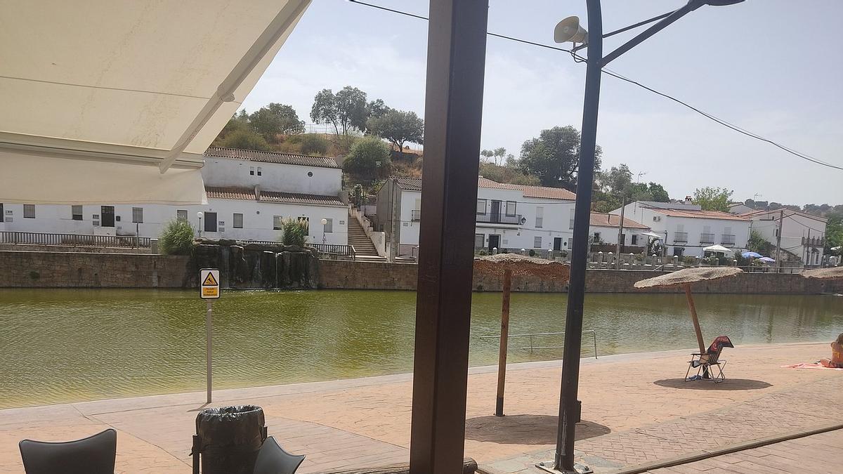Playa de San Nicolás del Puerto, 350 metros de piscina natural de agua cristalina a una hora de la capital