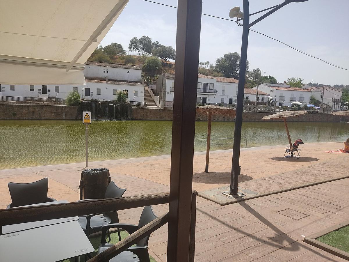 Playa de San Nicolás del Puerto, 350 metros de piscina natural de agua cristalina a una hora de la capital