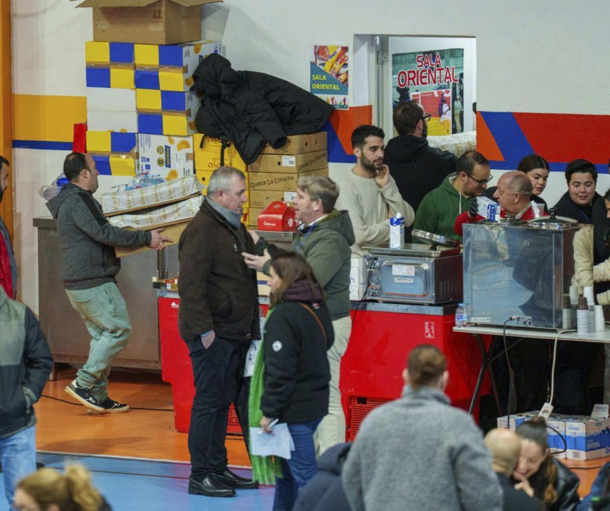 Ronda acoge a los vecinos desalojados de Grazalema y Benaoján. | FRANCISCO J. OLMO / EP