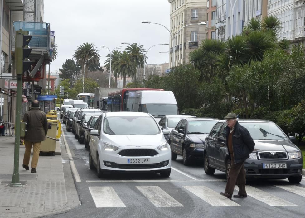 Camión atascado en el túnel de Juana de Vega